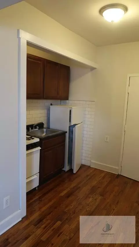 4915 W Belle Plaine Ave #4915-201, Chicago, IL 60641