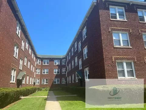 4846 W Hutchinson St #4852-7B, Chicago, IL 60641