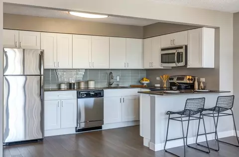 2554 N Clark St #405, Chicago, IL 60614