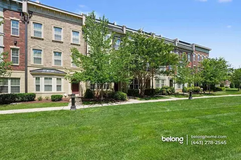 719 River Mist Dr, Oxon Hill, MD 20745