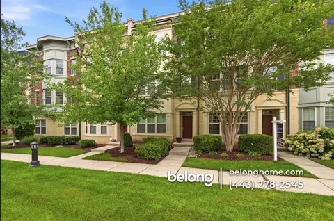 719 River Mist Dr, Oxon Hill, MD 20745