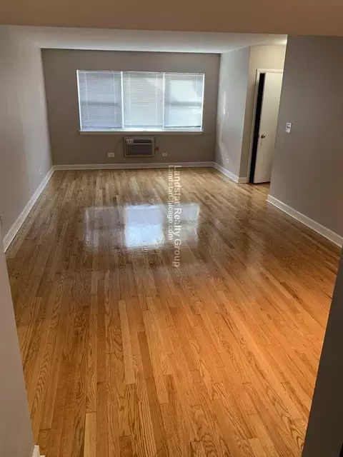 4920 Mulford St #3N, Skokie, IL 60077