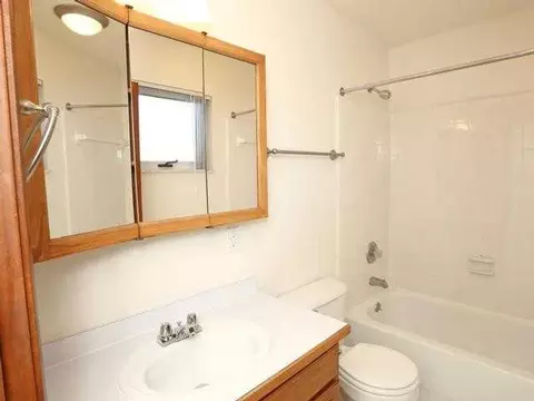 1147 W Grand River Ave, Williamston, MI 48895