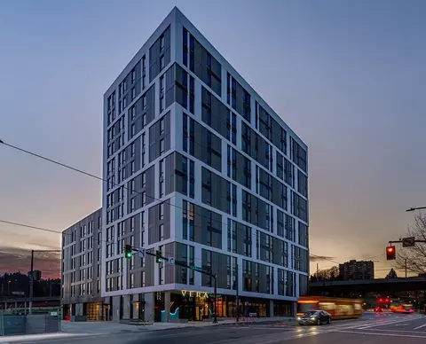 2045 S River Pkwy, Portland, OR 97201