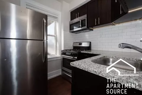 6748 N Ashland Ave #607, Chicago, IL 60626