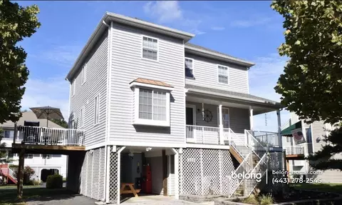 223 Mariners Point Dr, Middle River, MD 21220