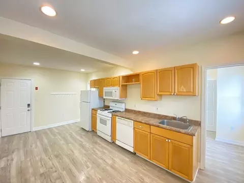 289 Merrimack St #6, Manchester, NH 03103