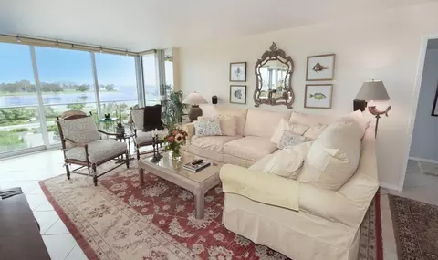 1770 Avenida Del Mundo, Coronado, CA 92118