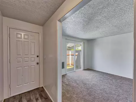 1590 SE Roberts Dr, Gresham, OR 97080 photo 4