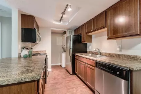 13711 E Richthofen Cir, Aurora, CO 80011 photo 11