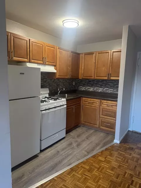 40 Zabriskie St #5D, Hackensack, NJ 07601