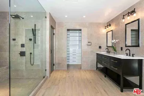 2914 Castle Heights Ave, Los Angeles, CA 90034