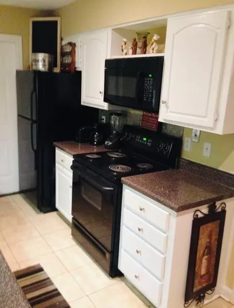 409 Old Mayhew Rd #10, Starkville, MS 39759