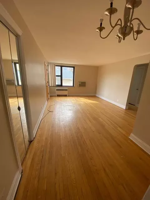 7324 N Ridge Blvd #3E, Chicago, IL 60645