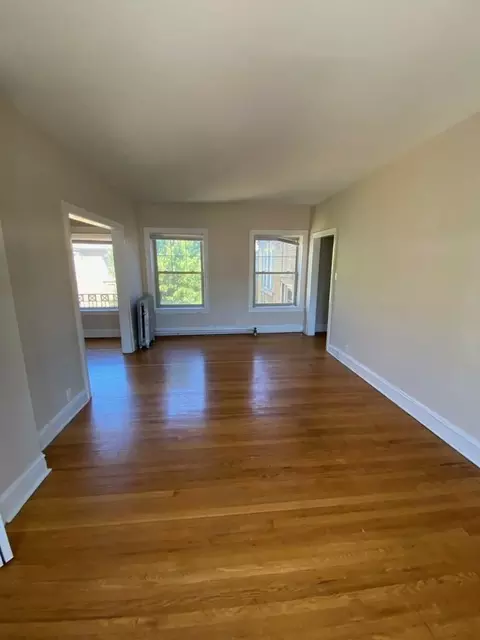830 Reba Pl #3S, Evanston, IL 60202