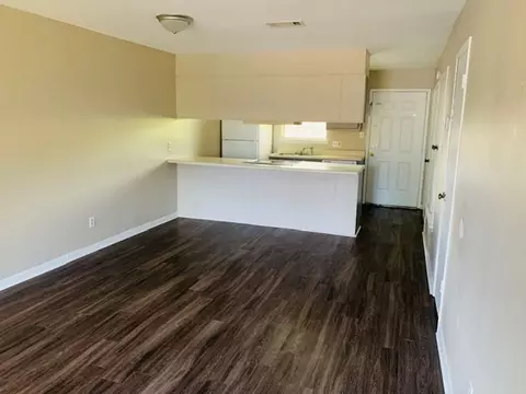 1 Hidden Valley Dr Apt #E1, Tupelo, MS 38801