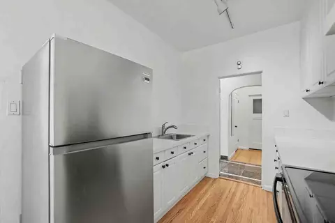611 E 20th St, Oakland, CA 94606