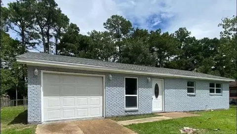 2020 Tulane St, Gautier, MS 39553