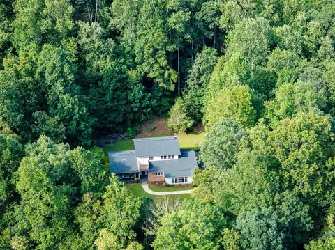26 Indian Knob Rd, Asheville, NC 28803