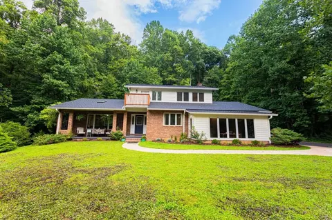 26 Indian Knob Rd, Asheville, NC 28803