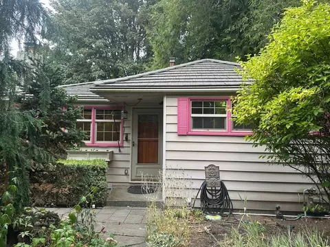 14041 Wallingford Ave N, Seattle, WA 98133