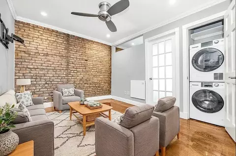 89 Clinton St #3A, New York, NY 10002