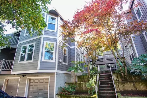 245 SW Hooker St #03, Portland, OR 97201