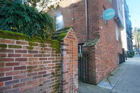 2254 NW Glisan St #109, Portland, OR 97210