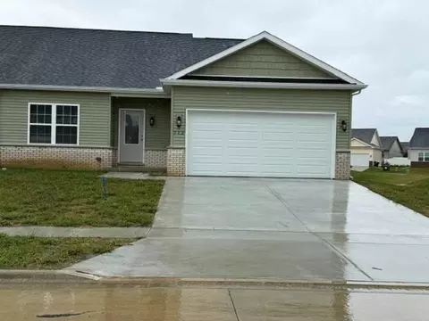 712 Debates St, Washington, IL 61571
