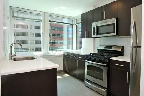 246 Pearl St #808, New York, NY 10038
