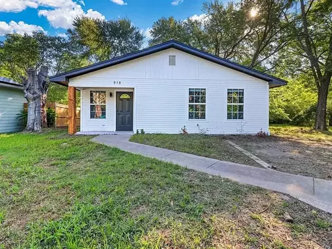 915 N Montgomery St, Sherman, TX 75090