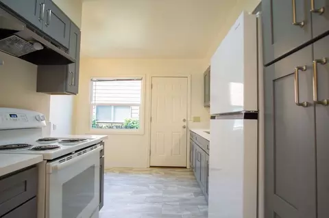 2500 NE Couch St #3, Portland, OR 97232