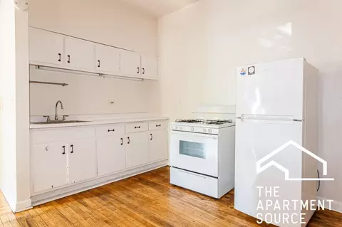 923 W Waveland Ave #1D, Chicago, IL 60613
