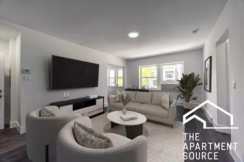 1555 W Hollywood Ave #305, Chicago, IL 60660