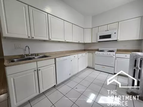 552 Elmwood Ave #3, Evanston, IL 60202