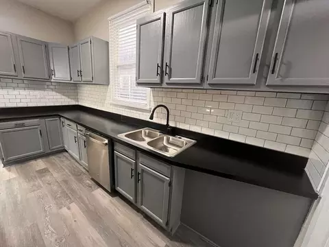 2955 N Spaulding Ave #2F, Chicago, IL 60618