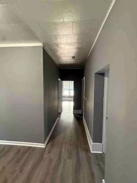 215 Jefferson St #LOWER, Aurora, IL 60505