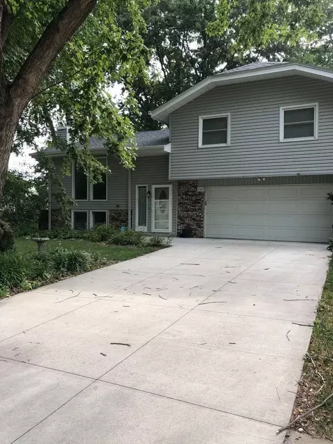307 Prospect Dr, Papillion, NE 68046