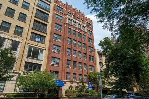 434 W Wellington Ave #208, Chicago, IL 60657