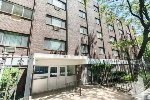 1040 W Hollywood Ave #315, Chicago, IL 60660