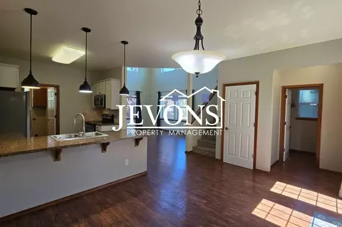 1406 S 79th Ave, Yakima, WA 98908