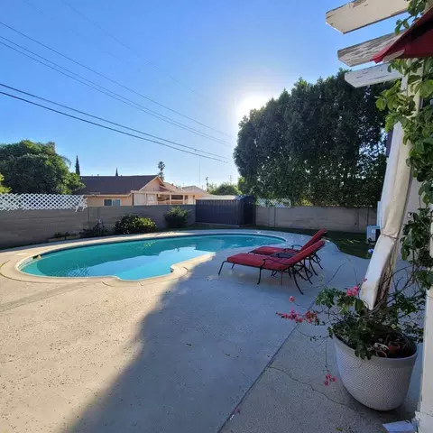 19030 Community St #NA, Northridge, CA 91324
