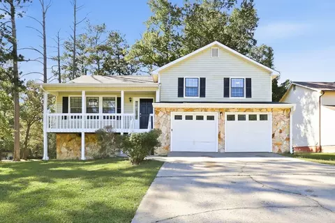 900 Turtle Bend Ln, College Park, GA 30349