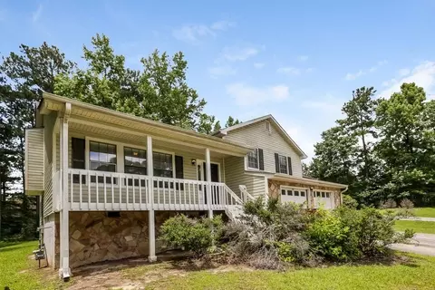 900 Turtle Bend Ln, College Park, GA 30349