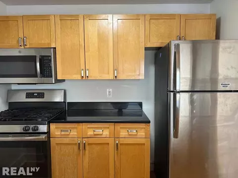 323 W 96th St #915, New York, NY 10025