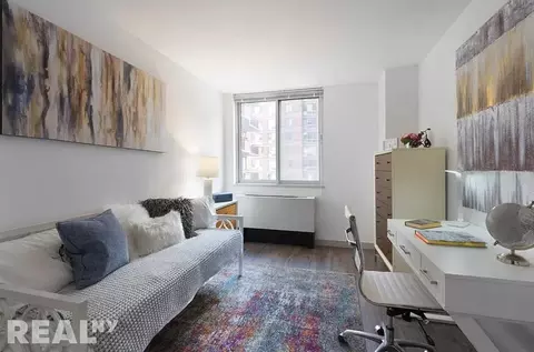 1040 Franklin D Roosevelt Dr #16L30, New York, NY 10009