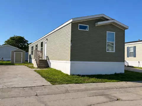 16208 Notre Dame St #213, Clinton Township, MI 48038