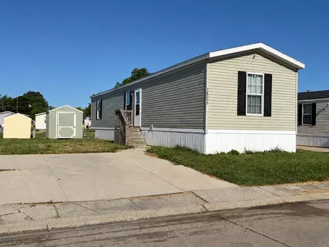 38099 Johannes Dr #550, Clinton Township, MI 48038