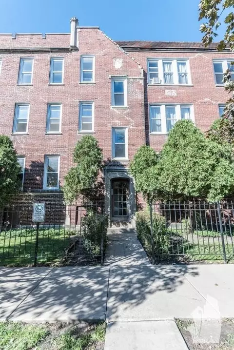 3000 N Whipple St #3040-1, Chicago, IL 60618