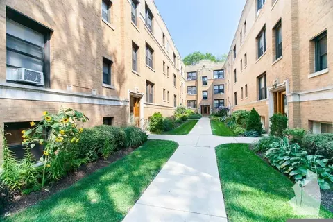2647 N Spaulding Ave #2649-3W, Chicago, IL 60647